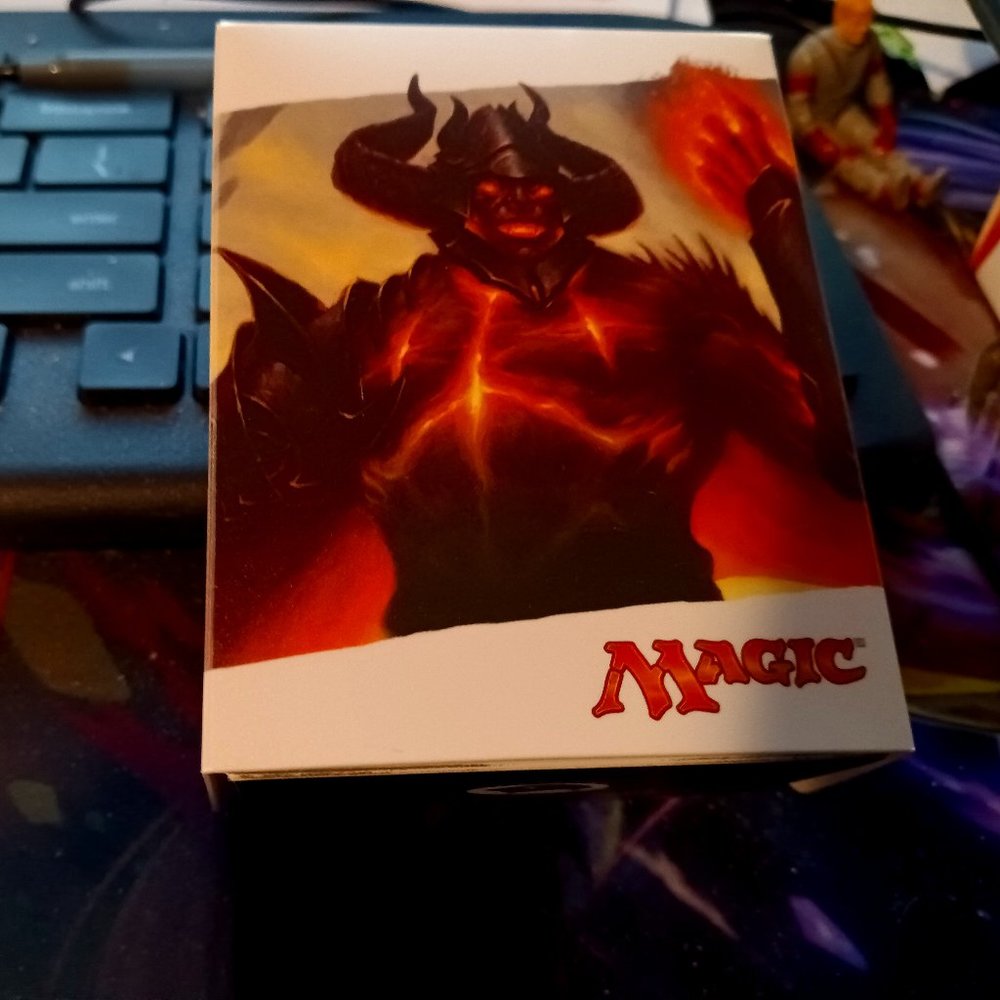 battle for Zendikar ultra pro card box